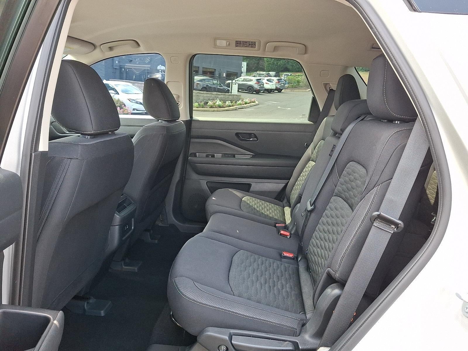 2024 Nissan Pathfinder S