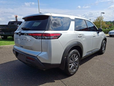 2024 Nissan Pathfinder S