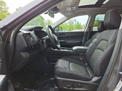 2023 Nissan Pathfinder SV