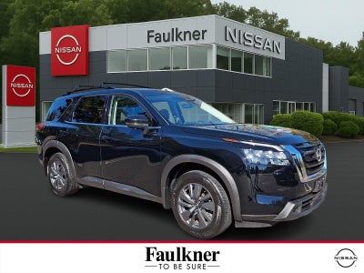 2024 Nissan Pathfinder SV