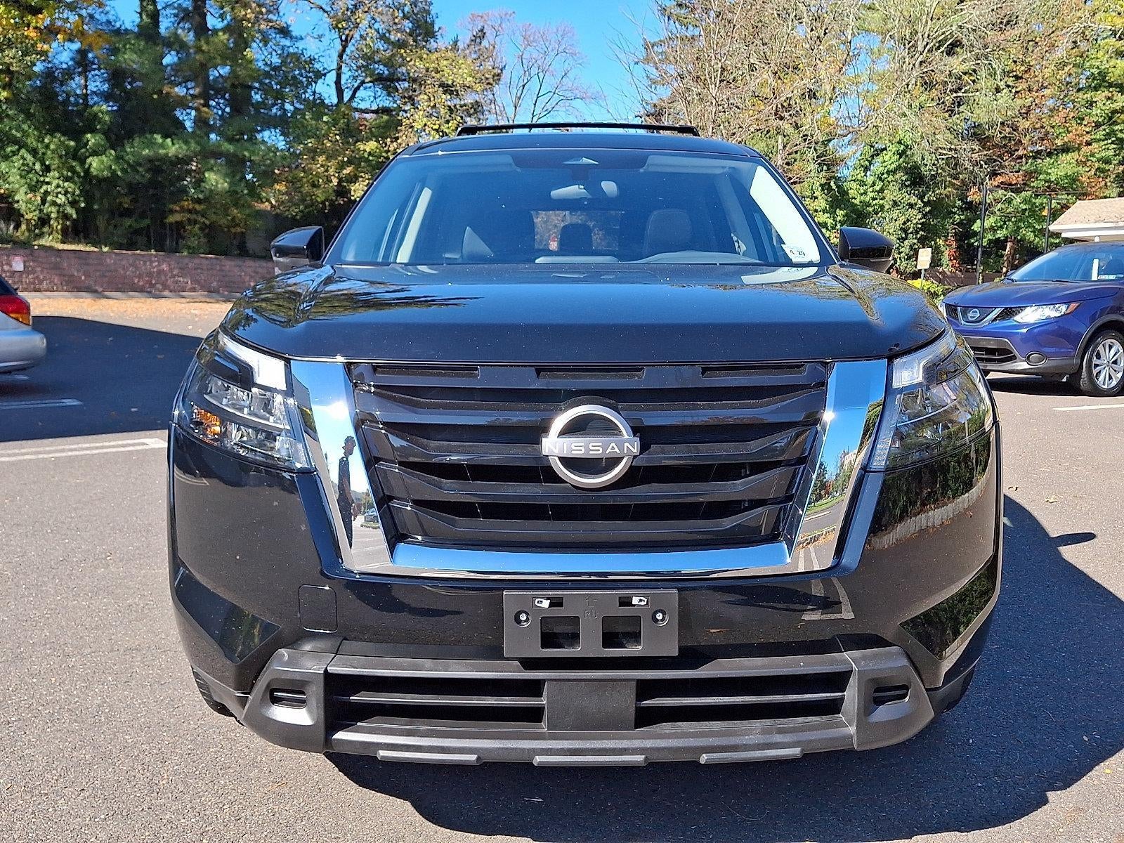 2024 Nissan Pathfinder SV