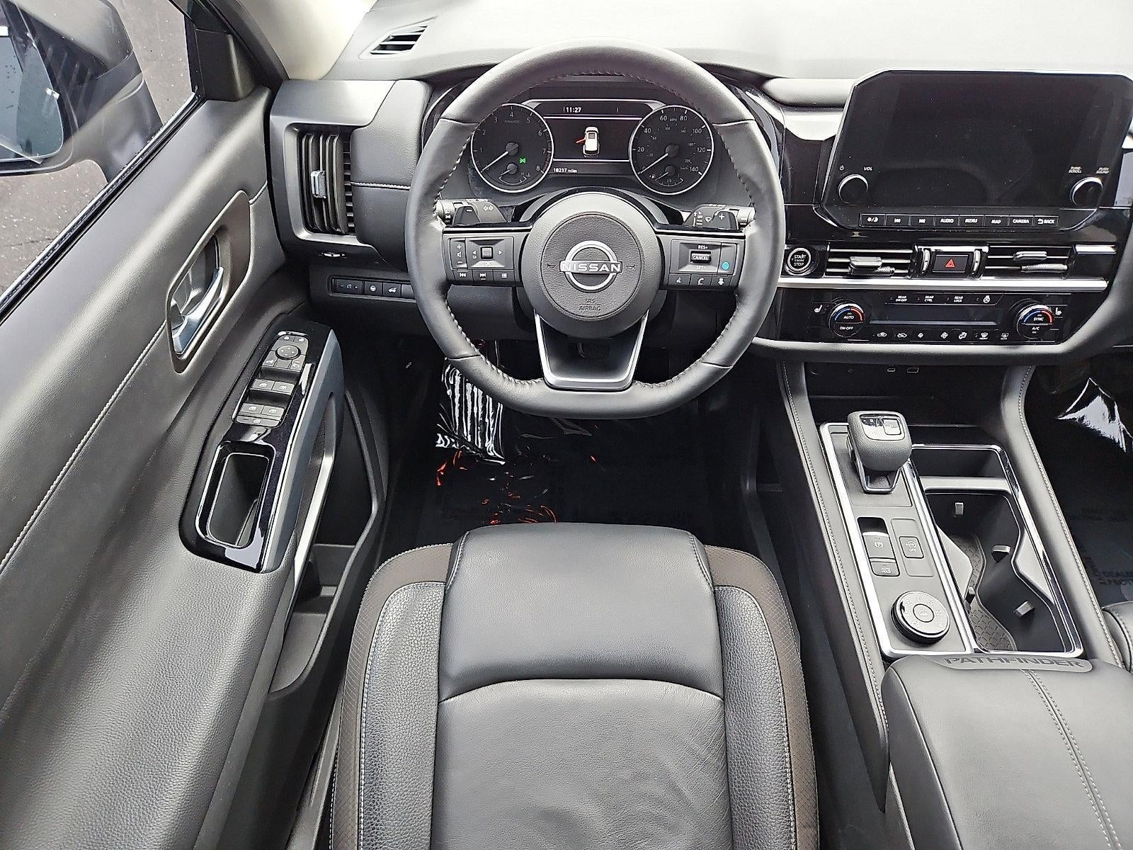 2024 Nissan Pathfinder SL