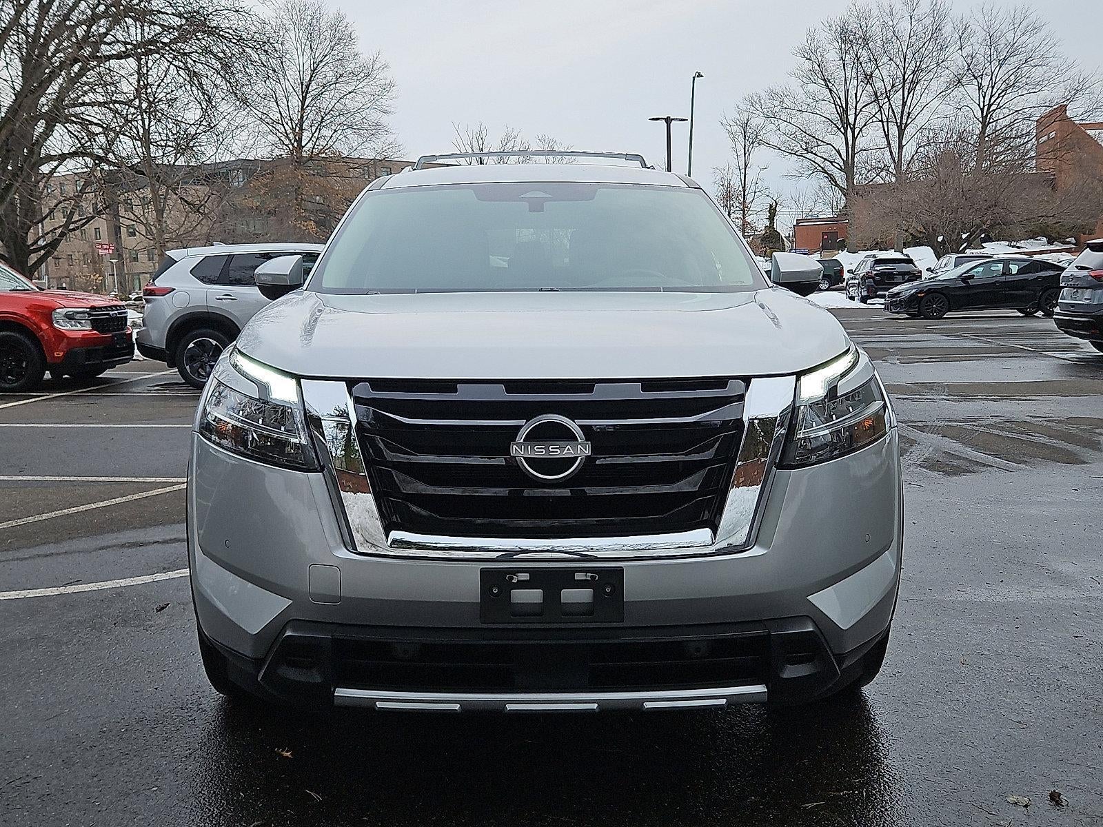 2023 Nissan Pathfinder SL