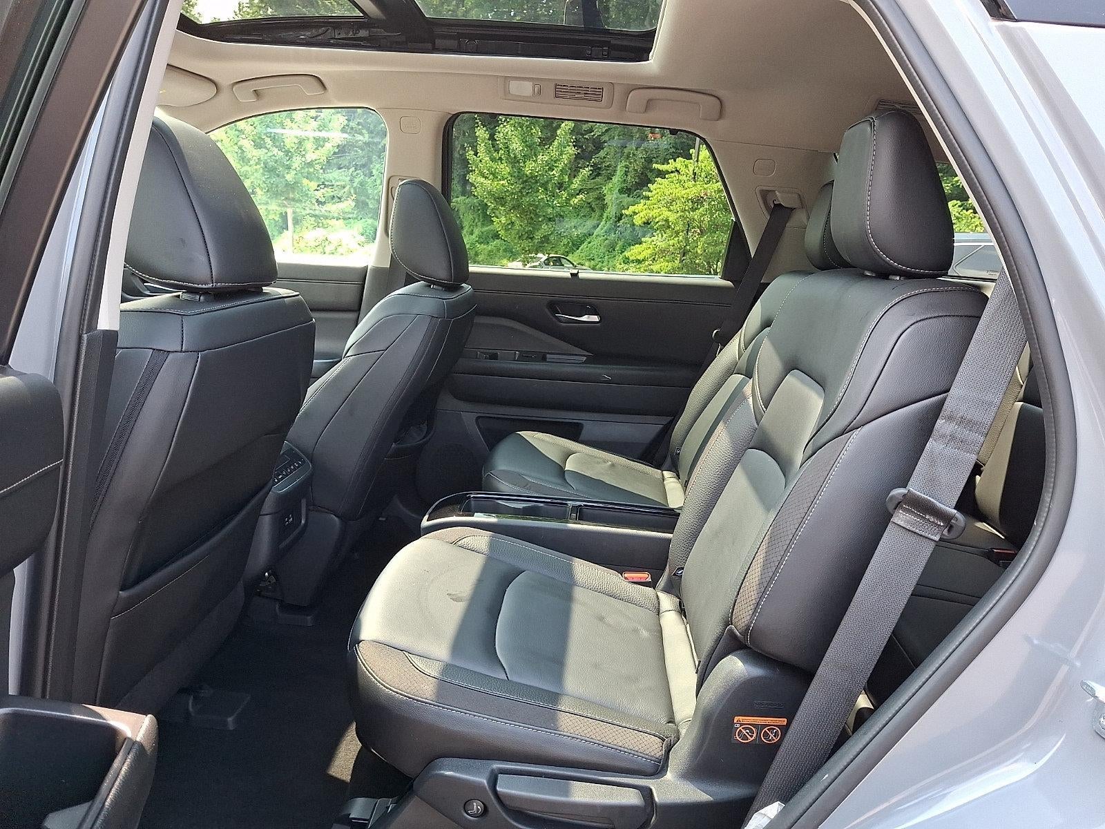 2024 Nissan Pathfinder SL
