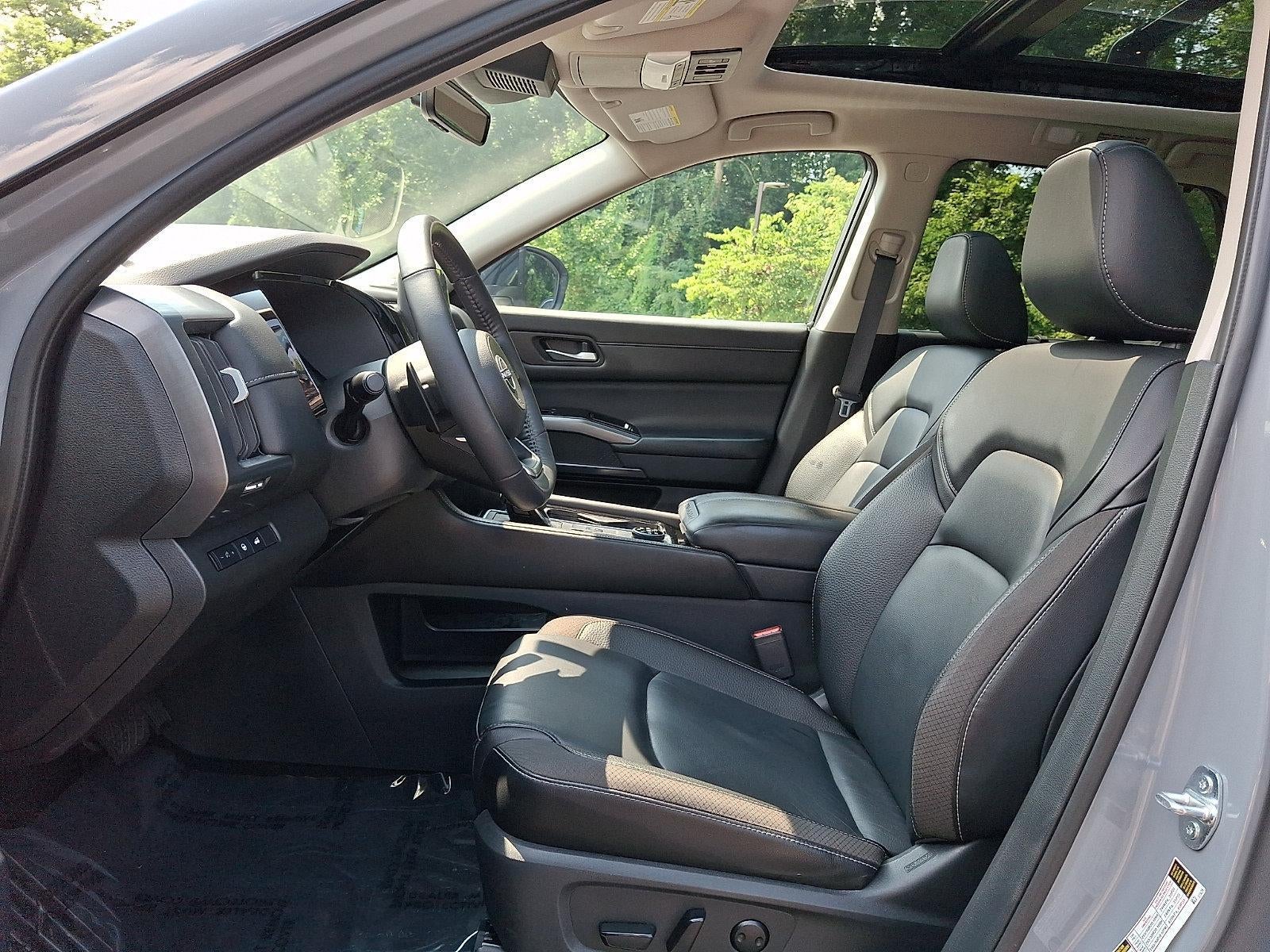 2024 Nissan Pathfinder SL