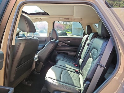 2023 Nissan Pathfinder Platinum