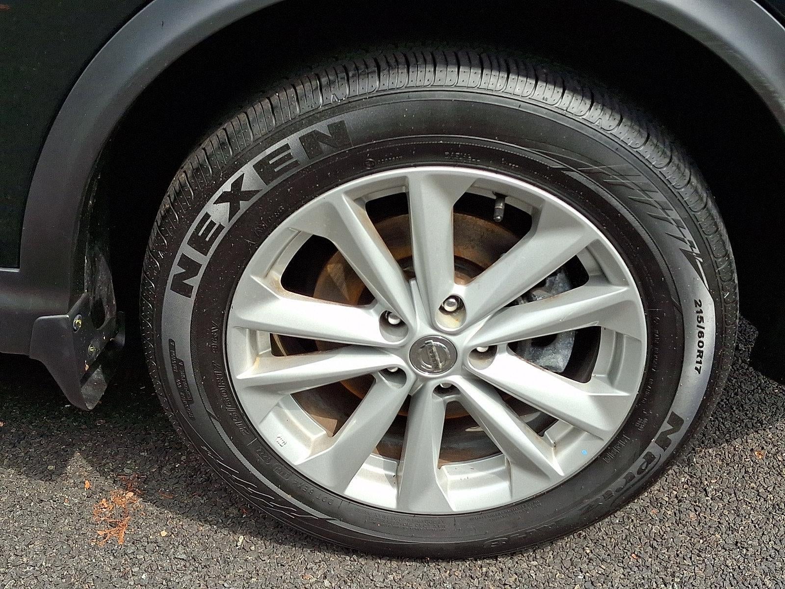 2017 Nissan Rogue Sport SV