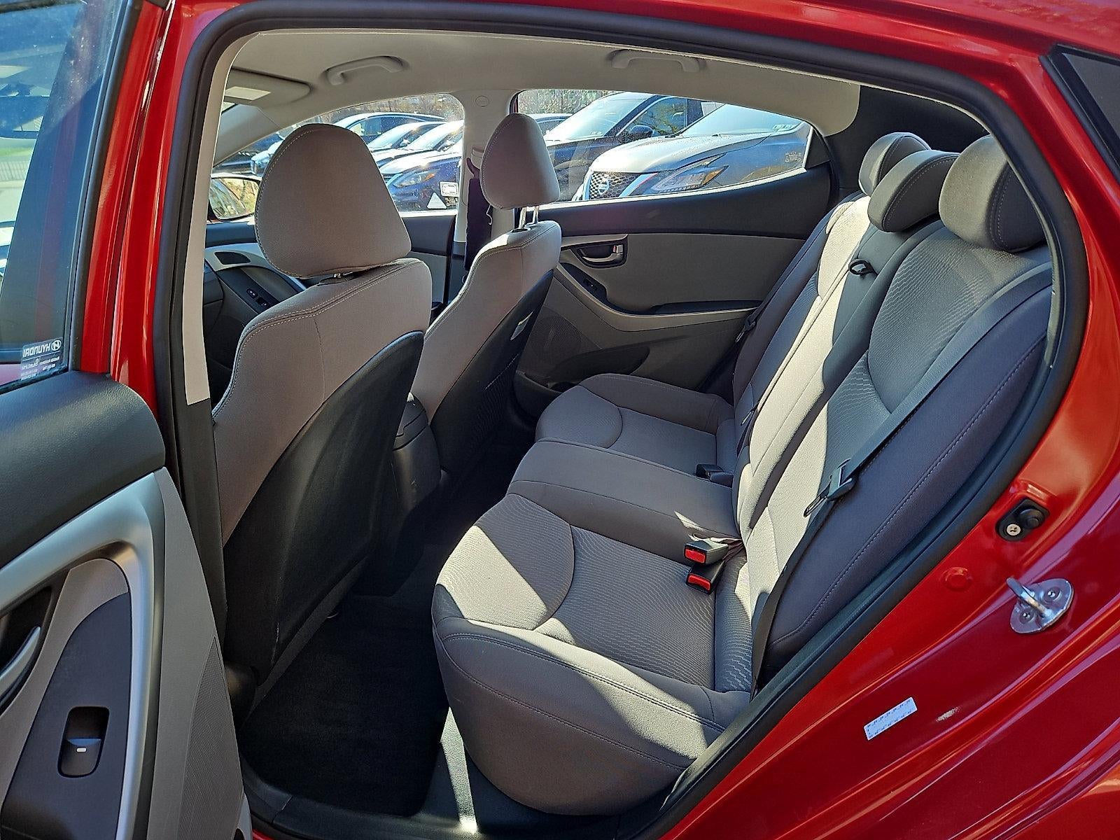 2016 Hyundai ELANTRA 4dr Sdn Auto SE