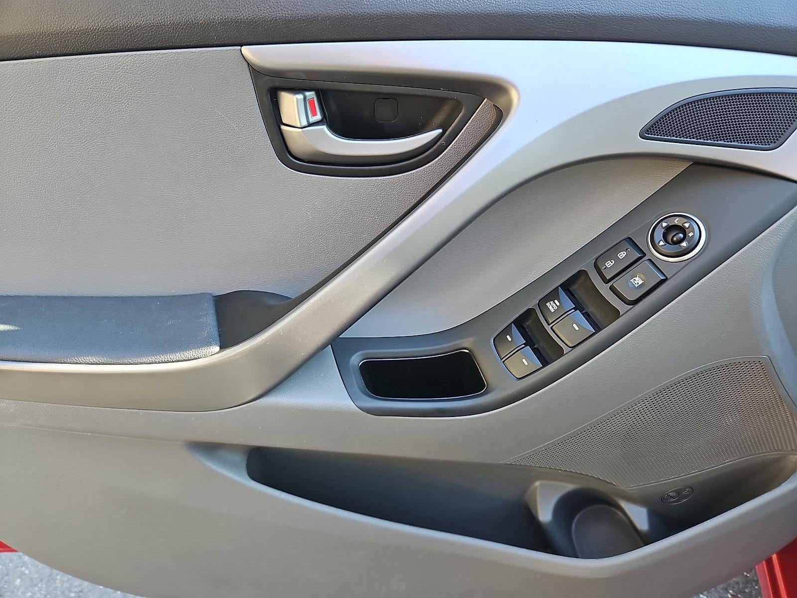 2016 Hyundai ELANTRA 4dr Sdn Auto SE