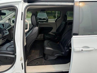 2023 Chrysler Pacifica Touring L FWD