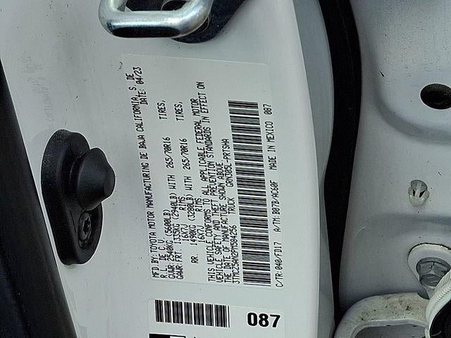 2023 Toyota Tacoma 4WD 4WD TRD Off Road Double Cab 5' Bed V6 AT (Natl)