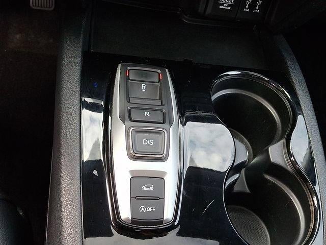 2016 Honda Pilot AWD 4dr Elite with DVD Rear Entertainment System and Navigation