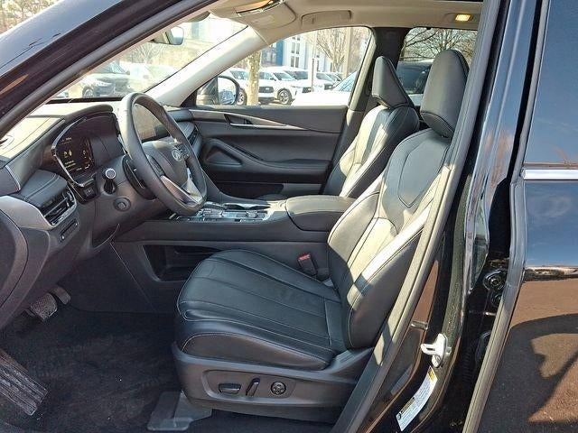 2023 INFINITI QX60 LUXE AWD