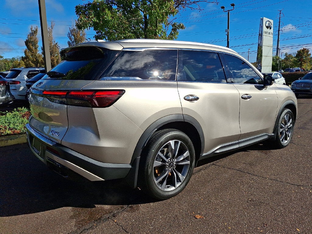 2023 INFINITI QX60 LUXE AWD