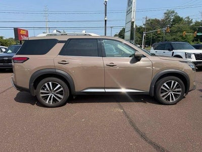 2024 Nissan Pathfinder Platinum 4WD