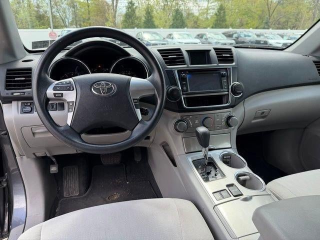 2013 Toyota Highlander 4WD 4dr V6 Plus (Natl)