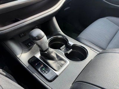 2014 Toyota Highlander AWD 4dr V6 LE (SE)