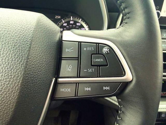 2025 Toyota Highlander XLE AWD (Natl)