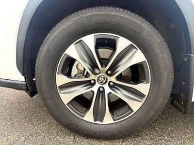 2025 Toyota Highlander XLE AWD (Natl)