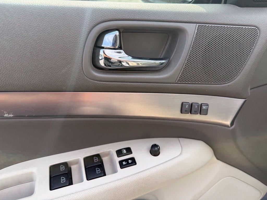 2011 INFINITI G37 Sedan x AWD