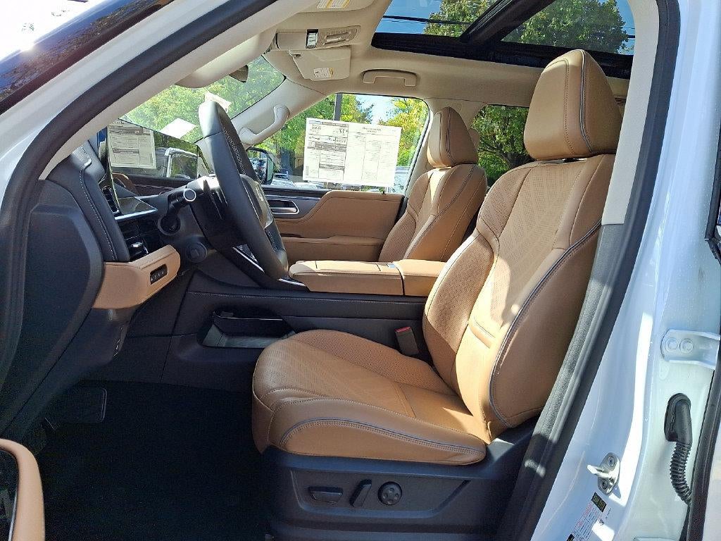 2027 INFINITI QX80 LUXE AWD *Ltd Avail*