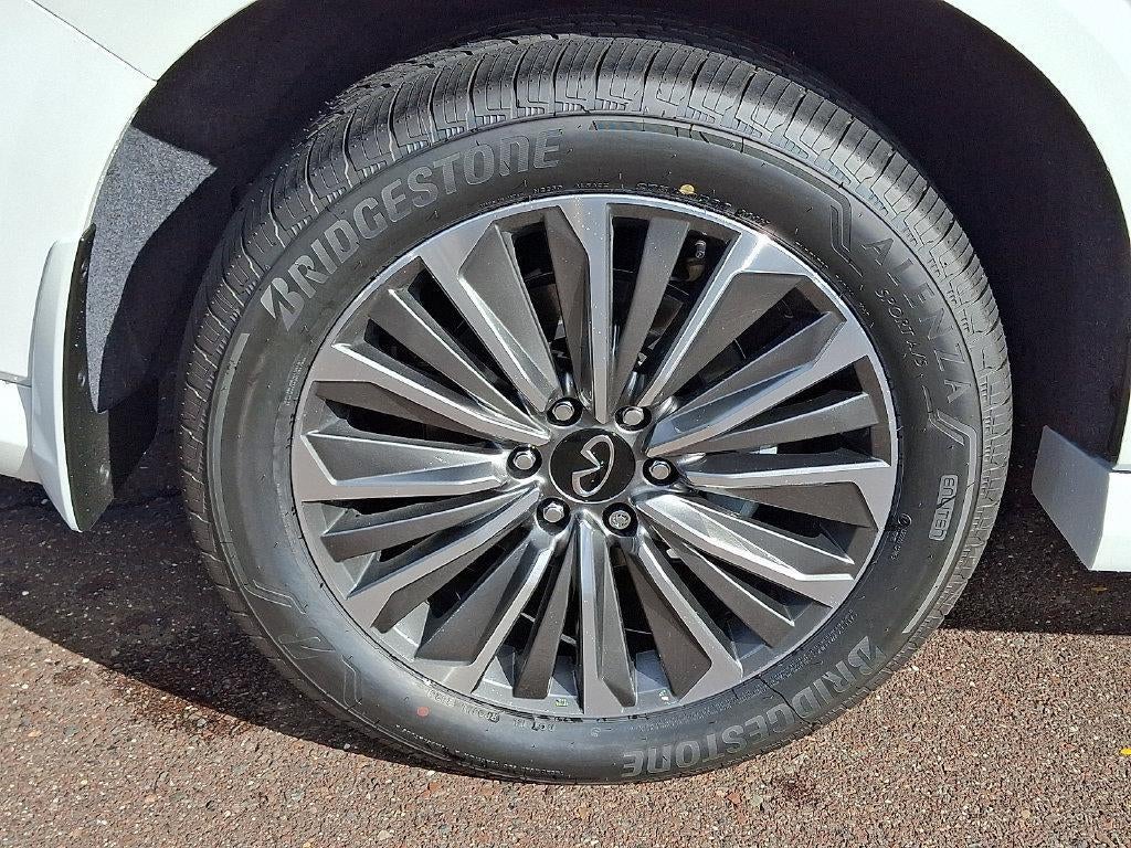 2027 INFINITI QX80 LUXE AWD *Ltd Avail*