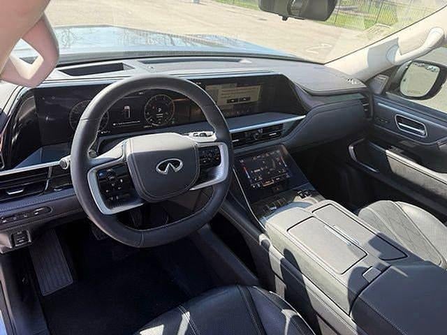 2025 INFINITI QX80 SENSORY AWD