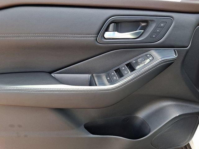 2023 Nissan Rogue AWD SL