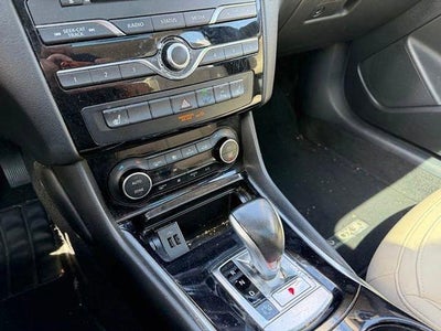 2018 INFINITI QX30 Premium AWD