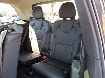 2017 Volvo XC90 T6 AWD 7-Passenger Momentum