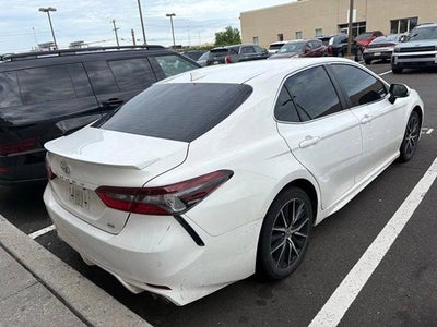 2024 Toyota Camry SE Auto (SE)