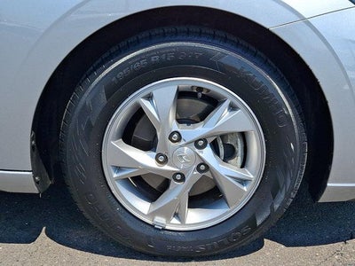2021 Hyundai ELANTRA SE IVT
