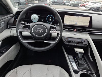 2022 Hyundai ELANTRA Limited IVT
