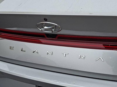 2022 Hyundai ELANTRA Limited IVT
