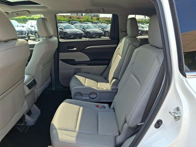 2017 Toyota Highlander Limited V6 AWD (Natl)