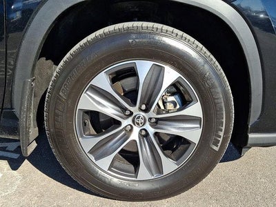 2025 Toyota Highlander XLE AWD (Natl)