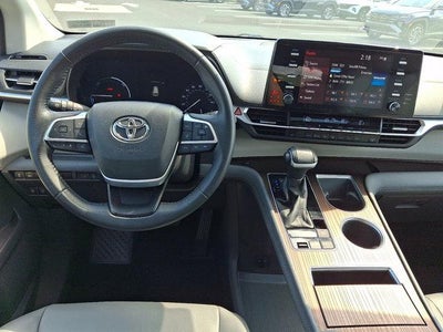 2021 Toyota Sienna XLE AWD 7-Passenger (Natl)