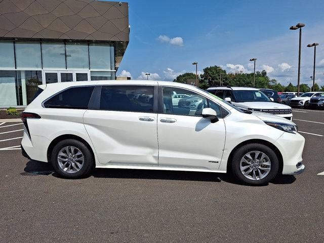 2021 Toyota Sienna XLE AWD 7-Passenger (Natl)