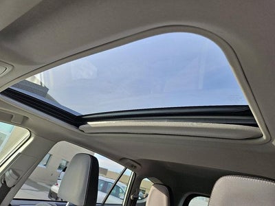 2017 Toyota RAV4 Hybrid XLE AWD (Natl)