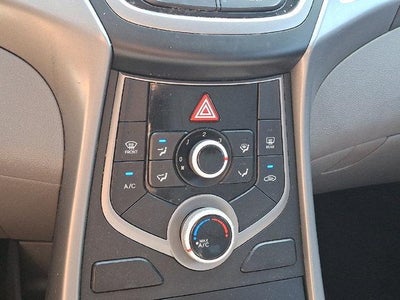 2016 Hyundai ELANTRA 4dr Sdn Auto SE
