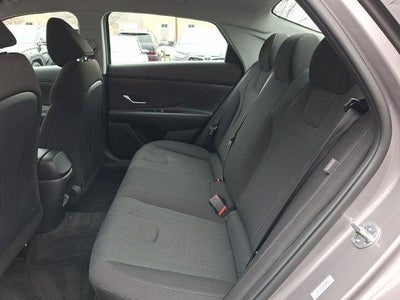 2024 Hyundai ELANTRA SE IVT