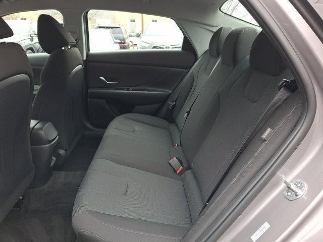 2024 Hyundai ELANTRA SE IVT