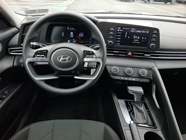 2024 Hyundai ELANTRA SE IVT