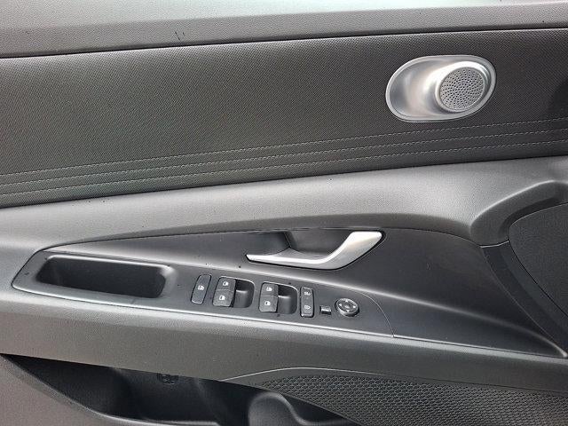 2024 Hyundai ELANTRA SE IVT