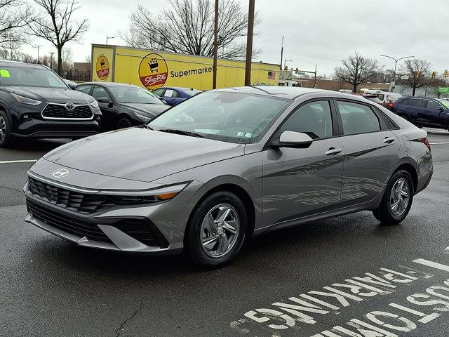 2024 Hyundai ELANTRA SE IVT
