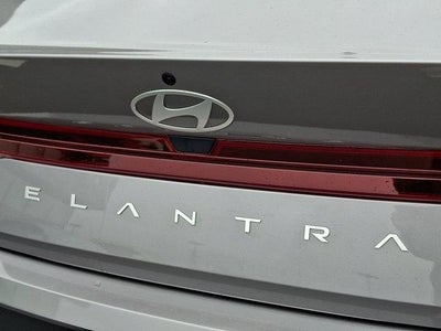 2024 Hyundai ELANTRA SE IVT