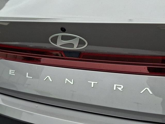 2024 Hyundai ELANTRA SE IVT
