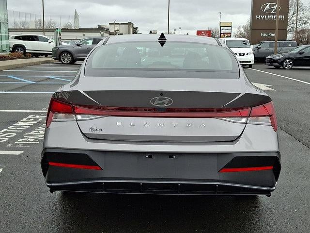 2024 Hyundai ELANTRA SE IVT
