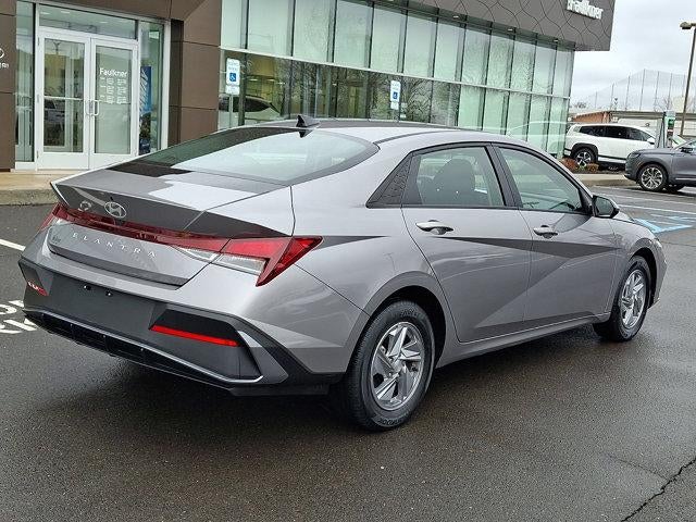 2024 Hyundai ELANTRA SE IVT