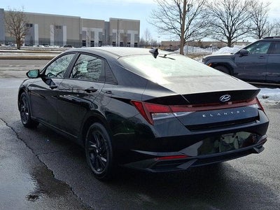 2023 Hyundai ELANTRA SEL IVT